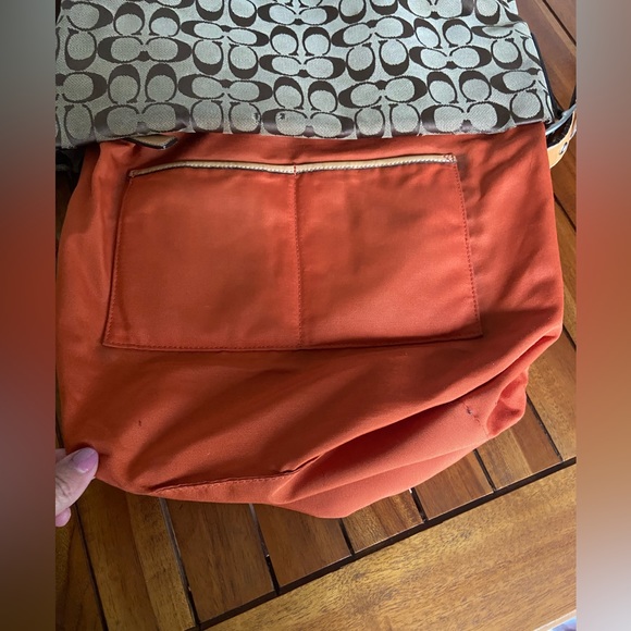 Coach Signature Shoulder Bag Duffle Zip Top Closure 6083 Brown Tan Leather - Picture 11 of 16